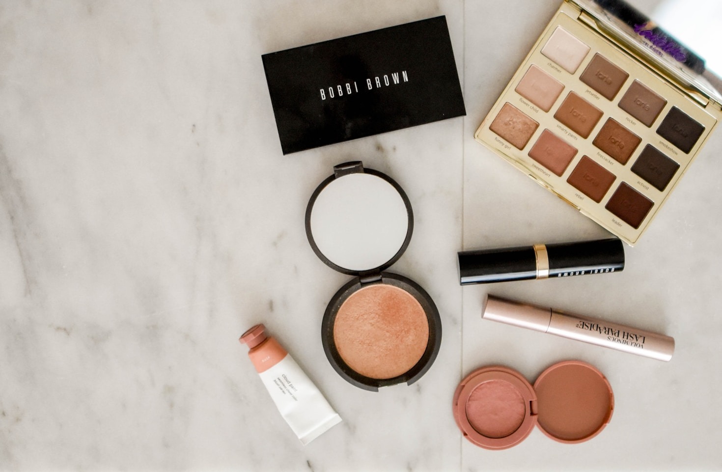 How to Hydrate Dry Skin Without Clogging Pores